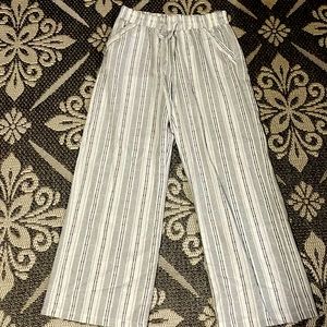Sienna sky straight leg pants. Black, white, and gray